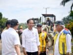 Presiden Jokowi Didampingi Bupati BU Tinjau Perbaikan Infrastruktur Jalan Inpres