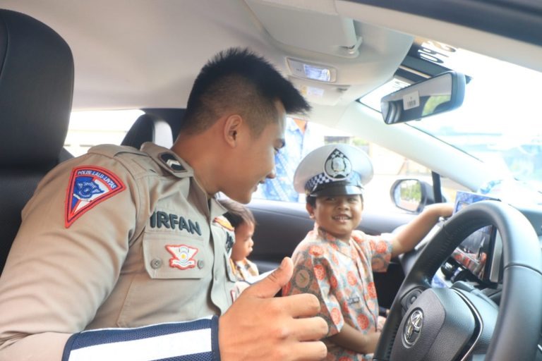 Polisi Sahabat Anak, Dit Lantas Polda Bengkulu Kenalkan Tertib Lantas Sejak Dini