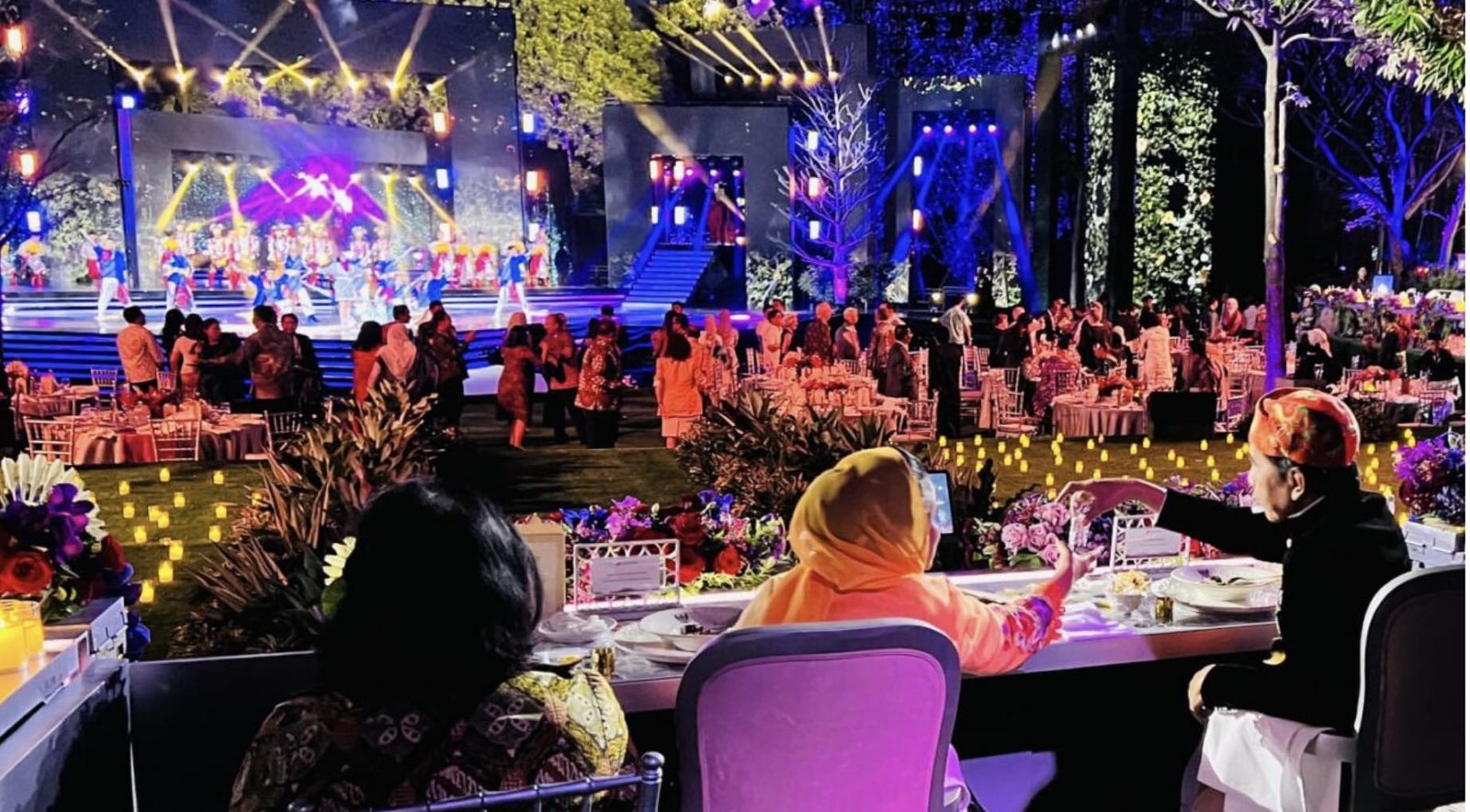 Presiden Joko Widodo dan Ibu Iriana Gelar Jamuan Santap Malam KTT Ke-43 ASEAN