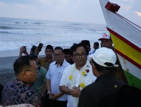 Kampung nelayan merah putih