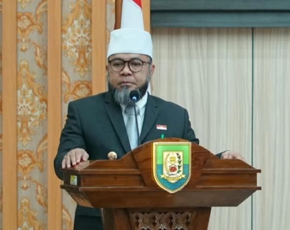 Gubernur Helmi Hasan sjak masyarakat aktif laporkan masalah MBG.