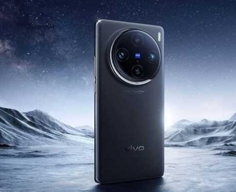 Inovasi kamera ZEISS dan ketangguhan IP68 menjadikan Vivo X100 Pro pilihan terbaik untuk pecinta fotografi dan aktivitas outdoor. Desain elegan, performa tinggi, tahan dalam berbagai kondisi.-foto: Istimewa/klikinfoberita.com.