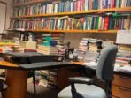 Buku: Gudang Ilmu dan Sahabat Perjalanan Pengetahuan