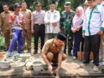Nurul Iksan : Letakkan Batu Pertama Pembangunan Rumah RTLH di Penago 1