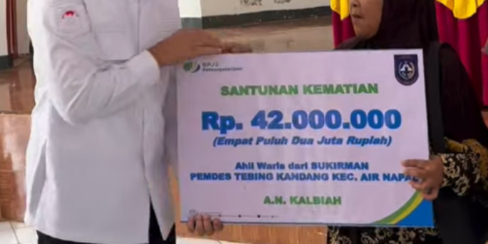 Perkuat Jaminan Sosial, Bupati Bengkulu Utara Serahkan Manfaat BPJS Ketenagakerjaan kepada Ahli Waris