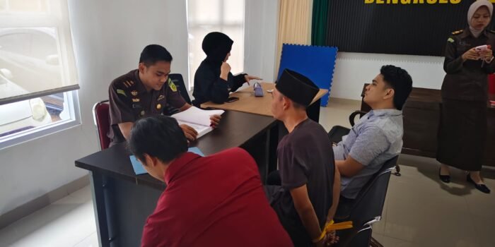 Kasus Dugaan Kekerasan Seksual terhadap Anak di Bengkulu Tengah Naik ke Tahap Penuntutan, Tersangka dan Barang Bukti Diserahkan ke Jaksa